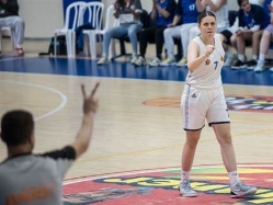 (עודד קרני, מנהלת הליגה לנשים) (צילום: ספורט 5)