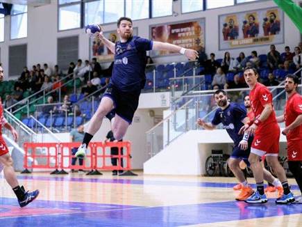 מטפסת: הרצליה ניצחה 28:32 את חולון