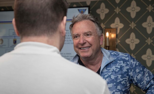 סטיב ויטקוף וג'ארד קושנר מבקרים בנושאת המטוסים