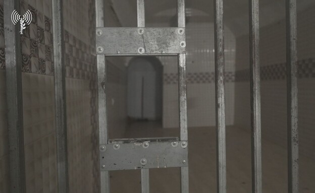 מפגש ראשון של ששת החטופים ששרדו באותה המנהרה