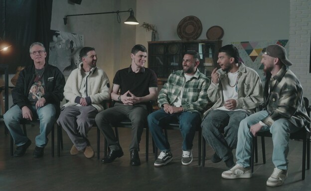 מפגש ראשון של ששת החטופים ששרדו באותה המנהרה