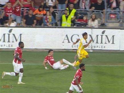 הנעיצות הולכות ונעלמות (צילום מסך) (צילום: ספורט 5)