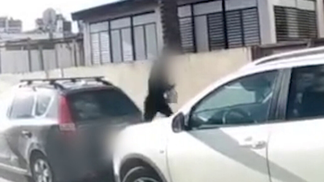 פרץ לרכב וגנב כחצי מיליון ש"ח