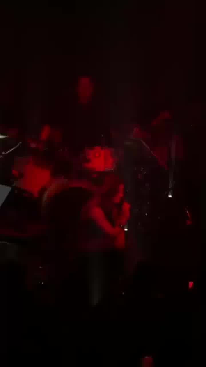 שירי מימון ביצעה הערב בהופעתה את ״מקום לדאגה״ לזכר מתי כספי