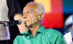 מתי כספי בערב מחווה לפועלו  (צילום: אלון לוין)