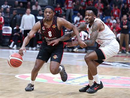 אבל השתלטה ברבע השני (צילום: אלן שיבר)