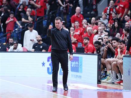 בדרך לניצחון רביעי העונה על חשבון התל אביבים (צילום: אלן שיבר)