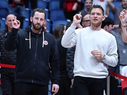 אדלסון רושם עוד ניצחון מפואר (צילום: אלן שיבר)