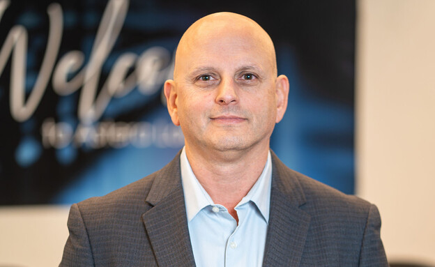 גיא אזרד, סגן נשיא בכיר להנדסה ומנכ"ל אסטרה לאבס י