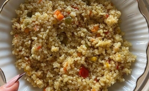 בורגול עם ירקות  (צילום: חנושה (בת חן שמעיה), mako אוכל)