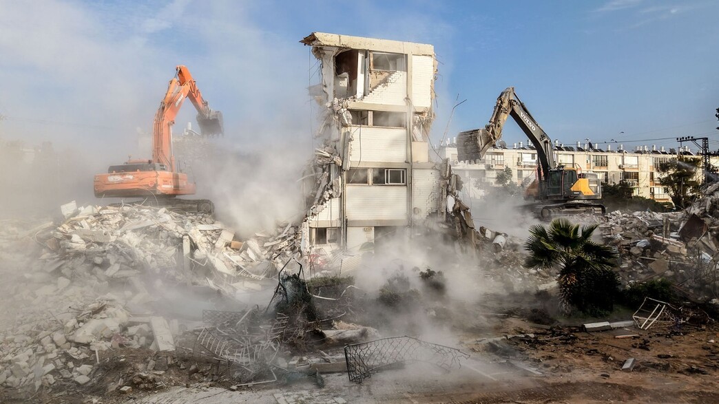 הריסת 3 בניינים בשכונת יפו א'