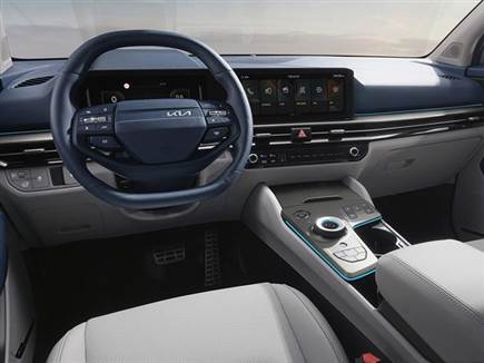 תגידו שלום למושבים החשמליים, למשטח הטעינה אלחוטית, ואפילו למסילות  (צילום: ספורט 5)