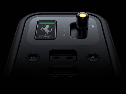 שימוש באלומיניום וזכוכית גורילה. גם המפתח קיבל טאצ` ייחודי (צילום: ספורט 5)