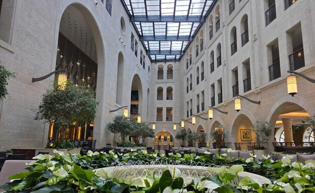 בתוך וולדורף אסטוריה ירושלים (צילום: תומר קמרלינג)