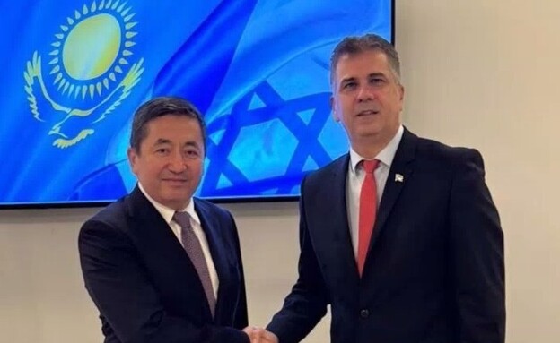 שר האנרגיה אלי כהן ונציג קזחסטן