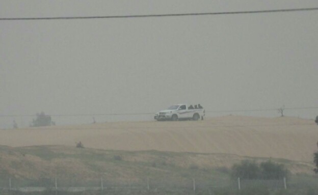 טנדרים מצרים ליד הגבול עם ישראל