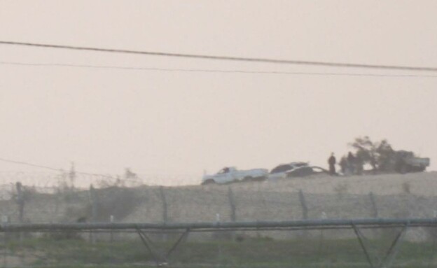 טנדרים מצרים ליד הגבול עם ישראל