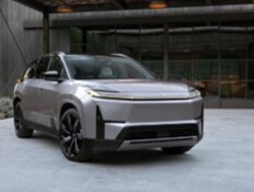 משנה גישה: הוצג טויוטה היילנדר חשמלי - והוא גדול