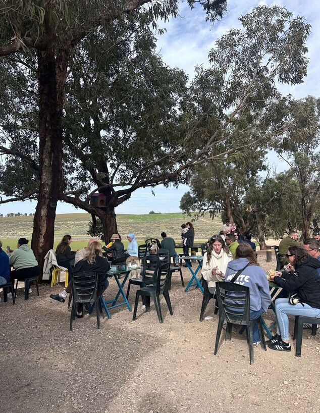 אנשים עגלת קפה שמורה 215 שמורת פורה 