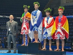 פריינטה על הפודיום. רגע ענק (צילום באדיבות: איגוד ה-MMA) (צילום: ספורט 5)