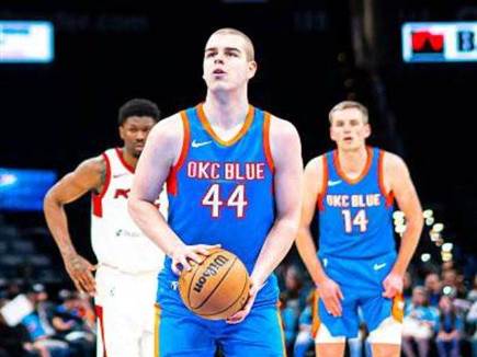 Zach Beeker/NBAE via Getty Images (צילום: ספורט 5)