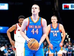 Zach Beeker/NBAE via Getty Images (צילום: ספורט 5)