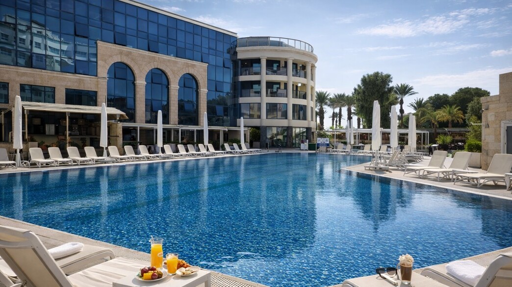 בריכה הרברט אילת 