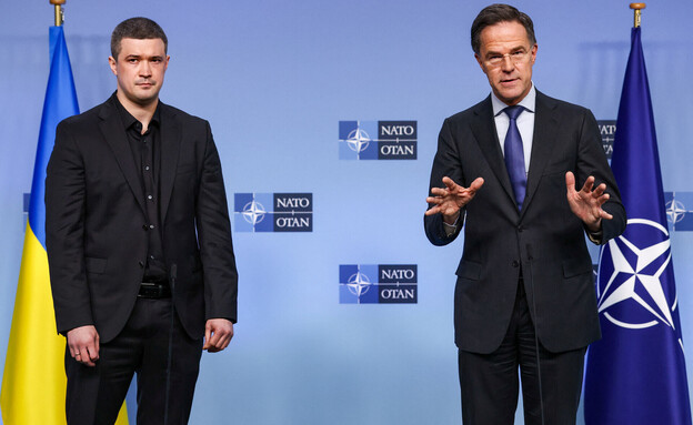 שר ההגנה של אוקראינה פדורוב ומזכ"ל נאט"ו רוטה