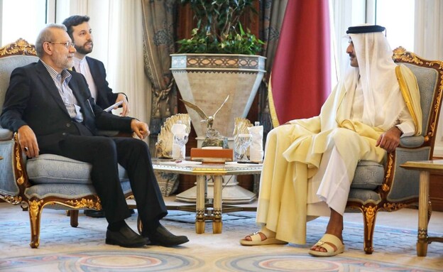 L'émir du Qatar lors d'une rencontre avec Larijani
