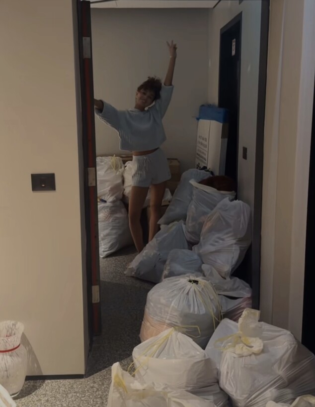 מציצים לעדן פינס שקיות בית קודם מציצים לעדן פינס שקיות בית קודם