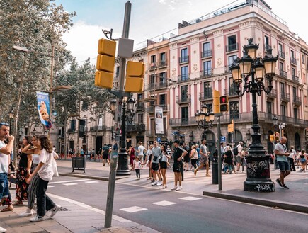 "לא צריכים תומכי רצח עם": הספרדים נגד המאמן האמריקני שמחרים אותם בגלל היחס לישראל
