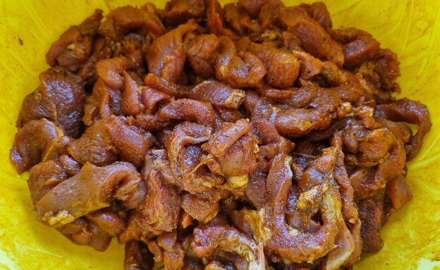 שווארמה בנינג'ה. לפני הצלייה