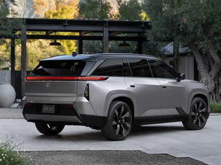 אותה פלטפורמה, אבל גדול ומרווח יותר