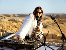 ירדן קליימן בפרויקט OFF מבית גלובל ווין אנד ספיריט