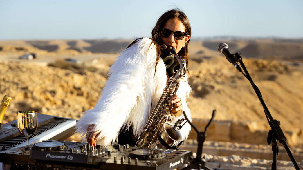 ירדן קליימן בפרויקט OFF מבית גלובל ווין אנד ספיריט