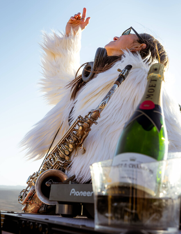 ירדן קליימן בפרויקט OFF מבית גלובל ווין אנד ספיריט