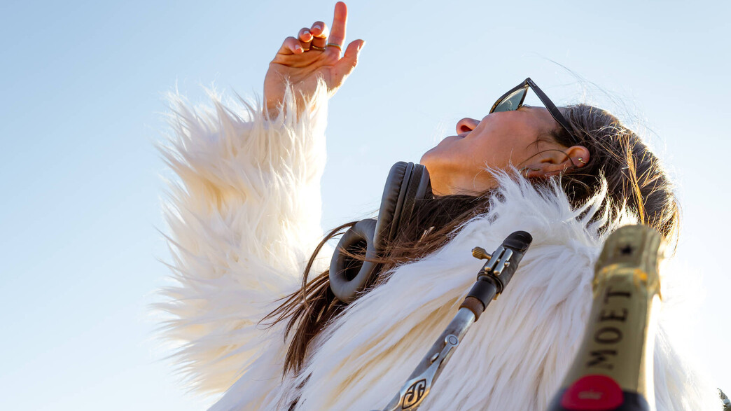 ירדן קליימן בפרויקט OFF מבית גלובל ווין אנד ספיריט ירדן קליימן בפרויקט OFF מבית גלובל ווין אנד ספיריט