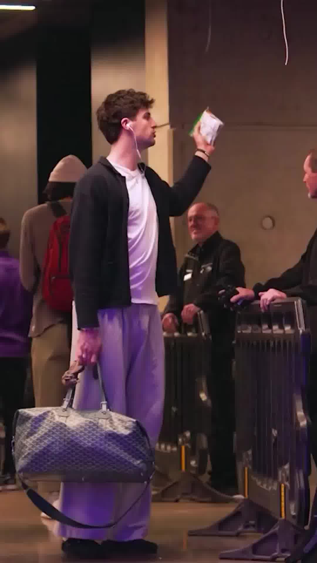 מרגש: דני אבדיה נחת בלוס אנג'לס והגיע לאירוע האולסטאר