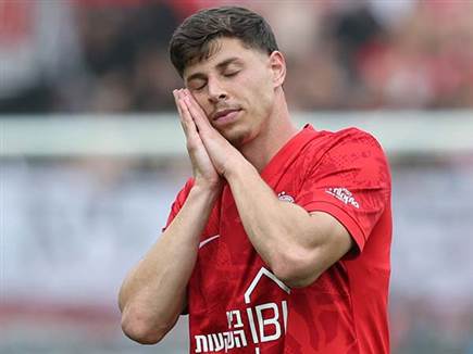 וצמד עד ההפסקה שלח את המשחק לישון (צילום: אלן שיבר)