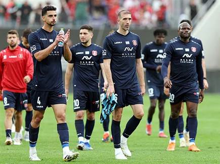 הפועל י-ם בקרב תחתית חשוב מול ק“ש (צילום: אלן שיבר)