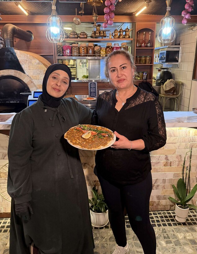 דילק ומנואל. מנה משלה שרונה מרקט דילק ומנואל. מנה משלה שרונה מרקט