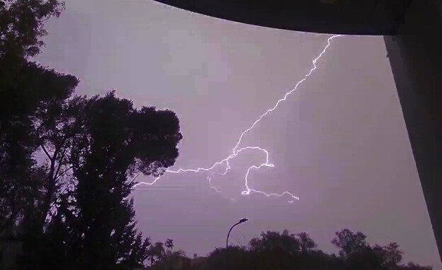 ברקים במטולה