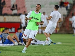 עד לא מזמן במדי סכנין. אבו עביד (לירון מולדובן) (צילום: ספורט 5)