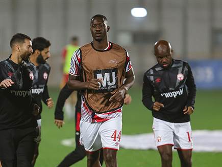 אחרי הניצחון במשחק העונה (צילום: לירון מולדובן)