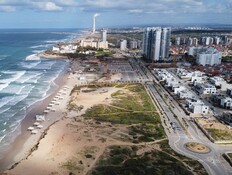 חוף הים ליד חדרה