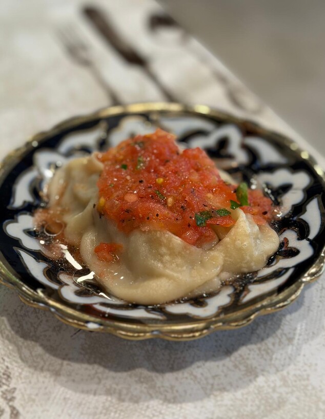 מנטו בשר ובצל, רסק עגבניות וחומץ כמובן