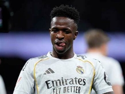 מעל ניימאר. ויניסיוס (GETTY) (צילום: ספורט 5)