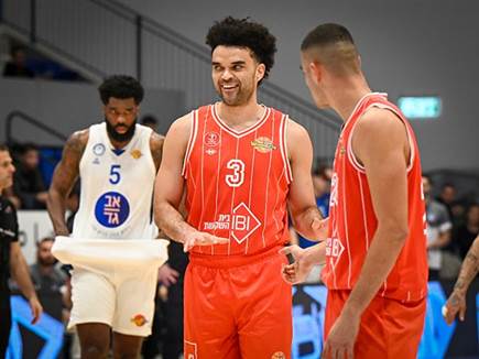 הפועל תל אביב חזרה לנצח אחרי שישה הפסדים (ברני ארדוב)