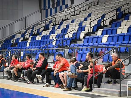 למרות שלא הרבה אוהדים הטריחו את עצמם בשעות הערב המוקדמות לנתניה (ברני ארדוב)