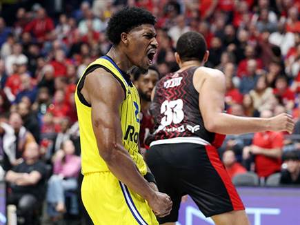 ורשמה ניצחון הירואי נוסף (צילום: אלן שיבר)